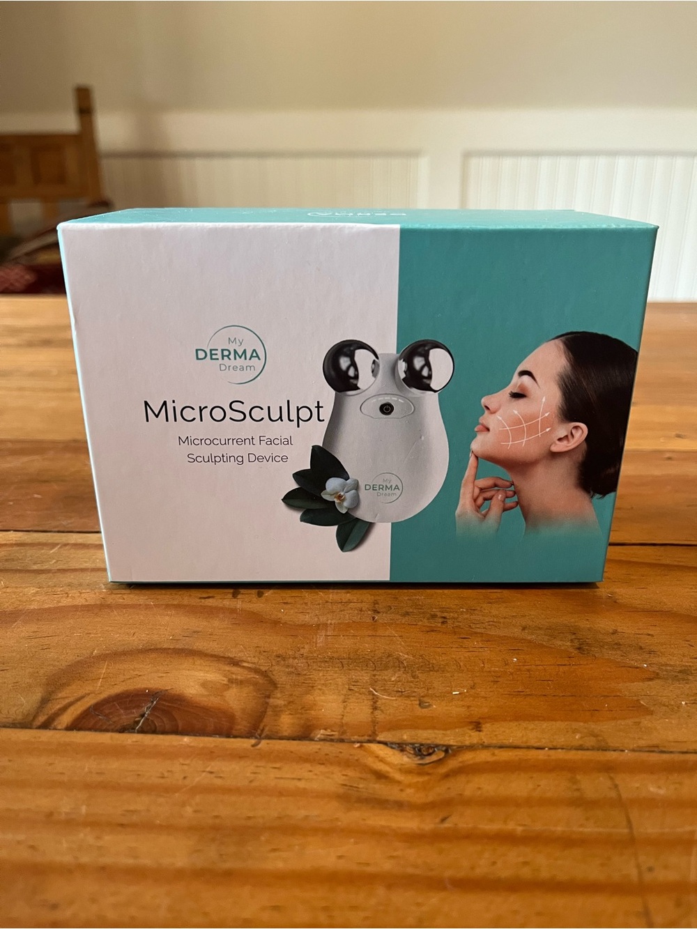 My Derma Dream MicroSculpt Microcurrent Facial Sculpting Device - White